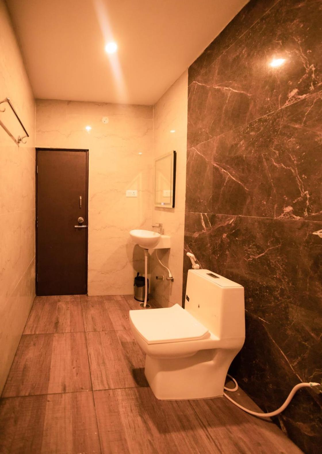 Beestay Hotels Elite Park Tirupati Room photo