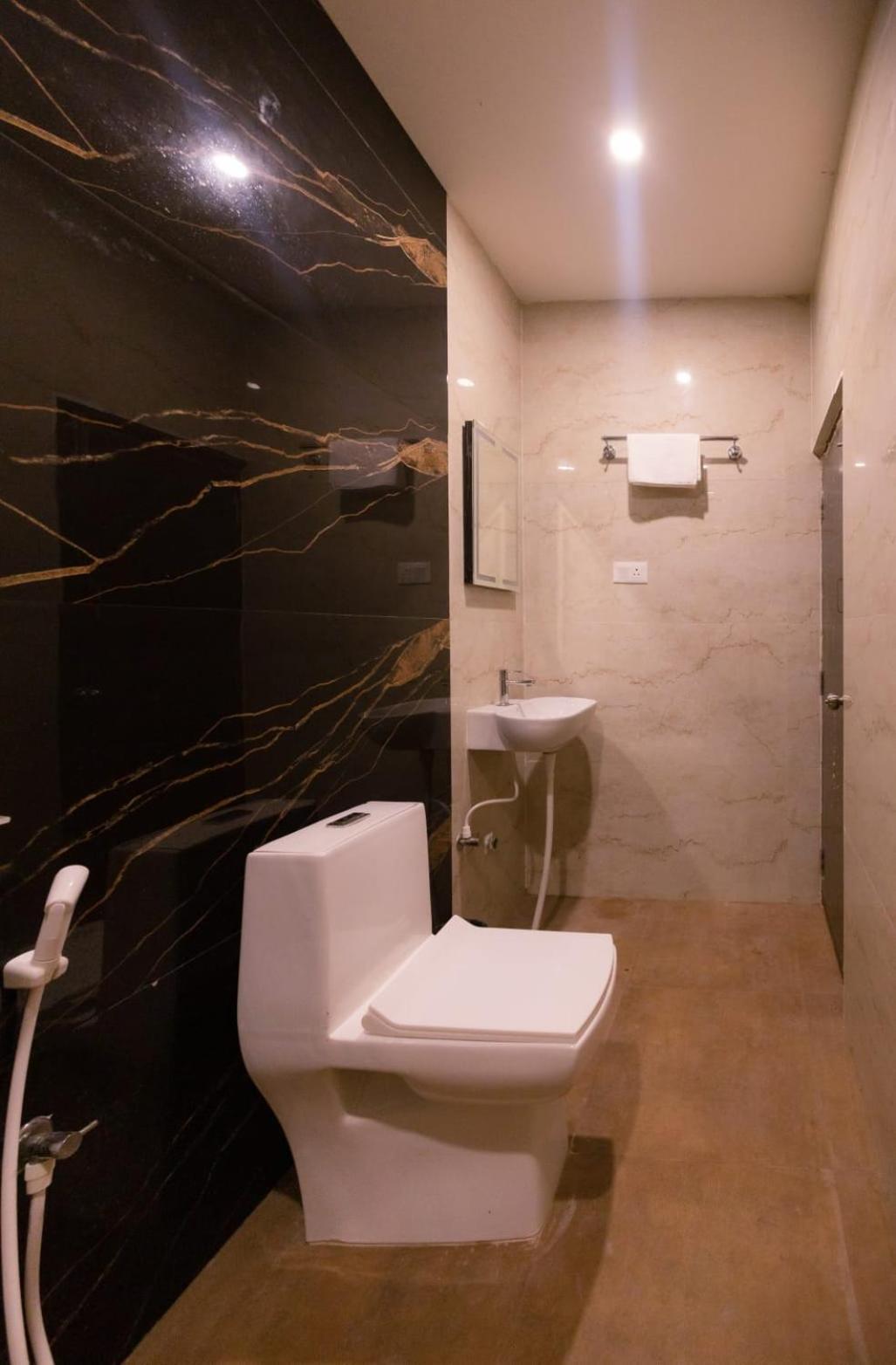 Beestay Hotels Elite Park Tirupati Room photo
